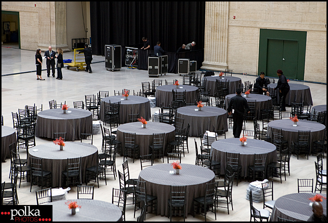  the contemporary black chivari chairs and charcoal silver tablecloths